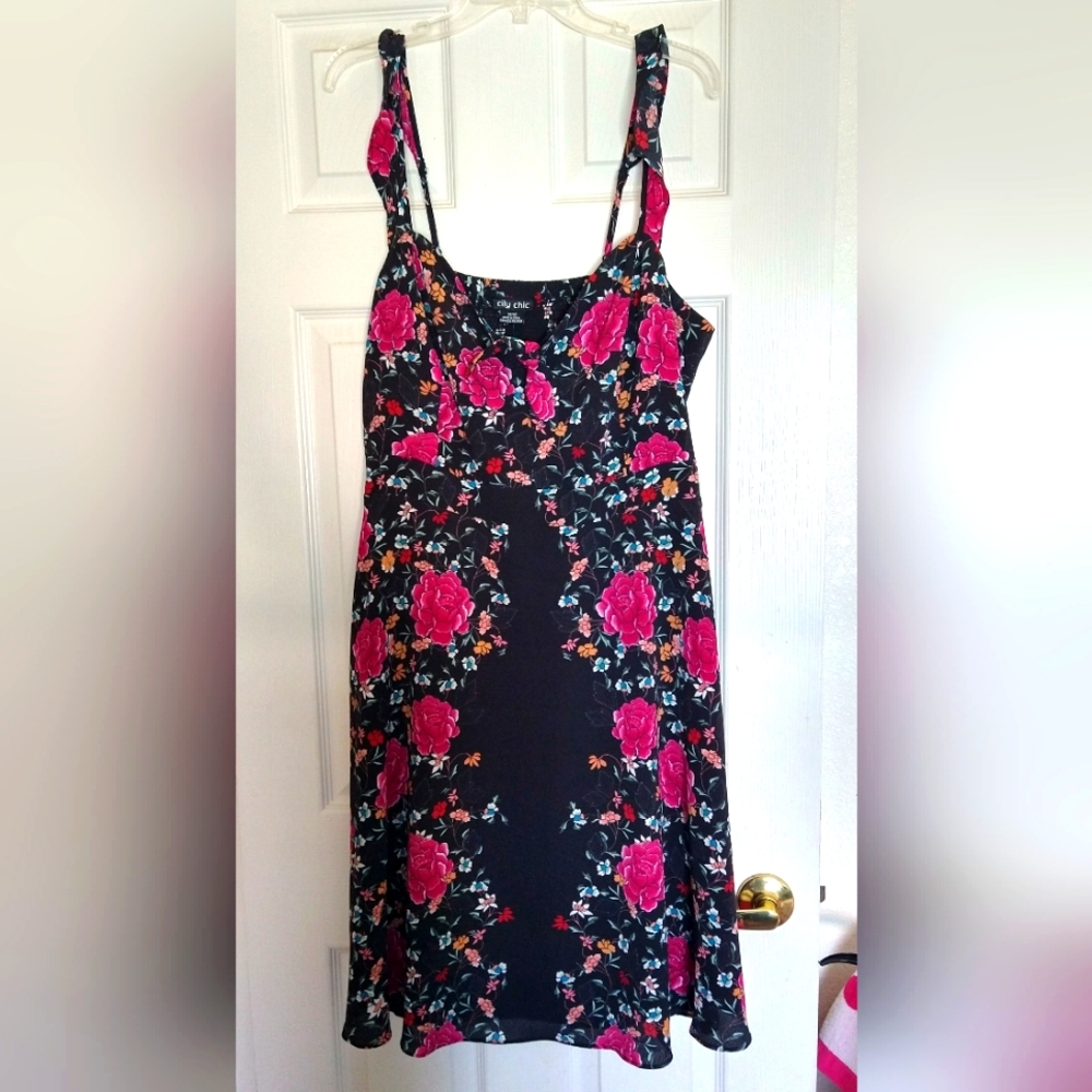 City Chic Dress with Flutter Sleeves